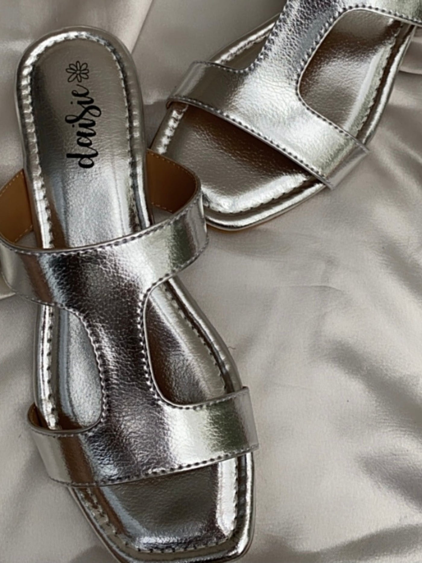 Solid Silver Festive Flats - View 2